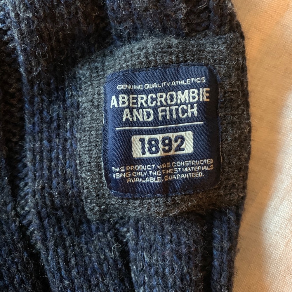 Vintage A&F Lambswool Turtleneck Sweater - Picture 5 of 6
